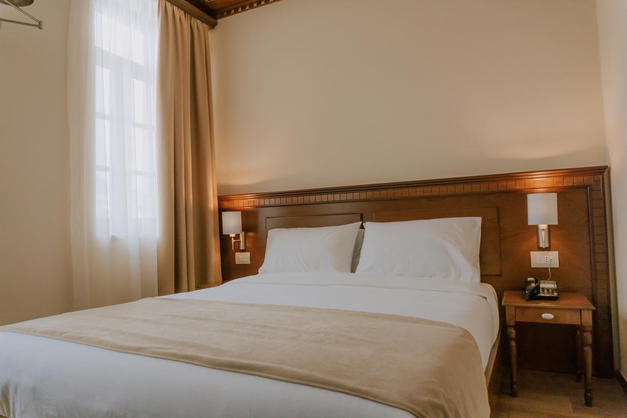 Hotel Argjiro Gjirokastër Exteriör bild