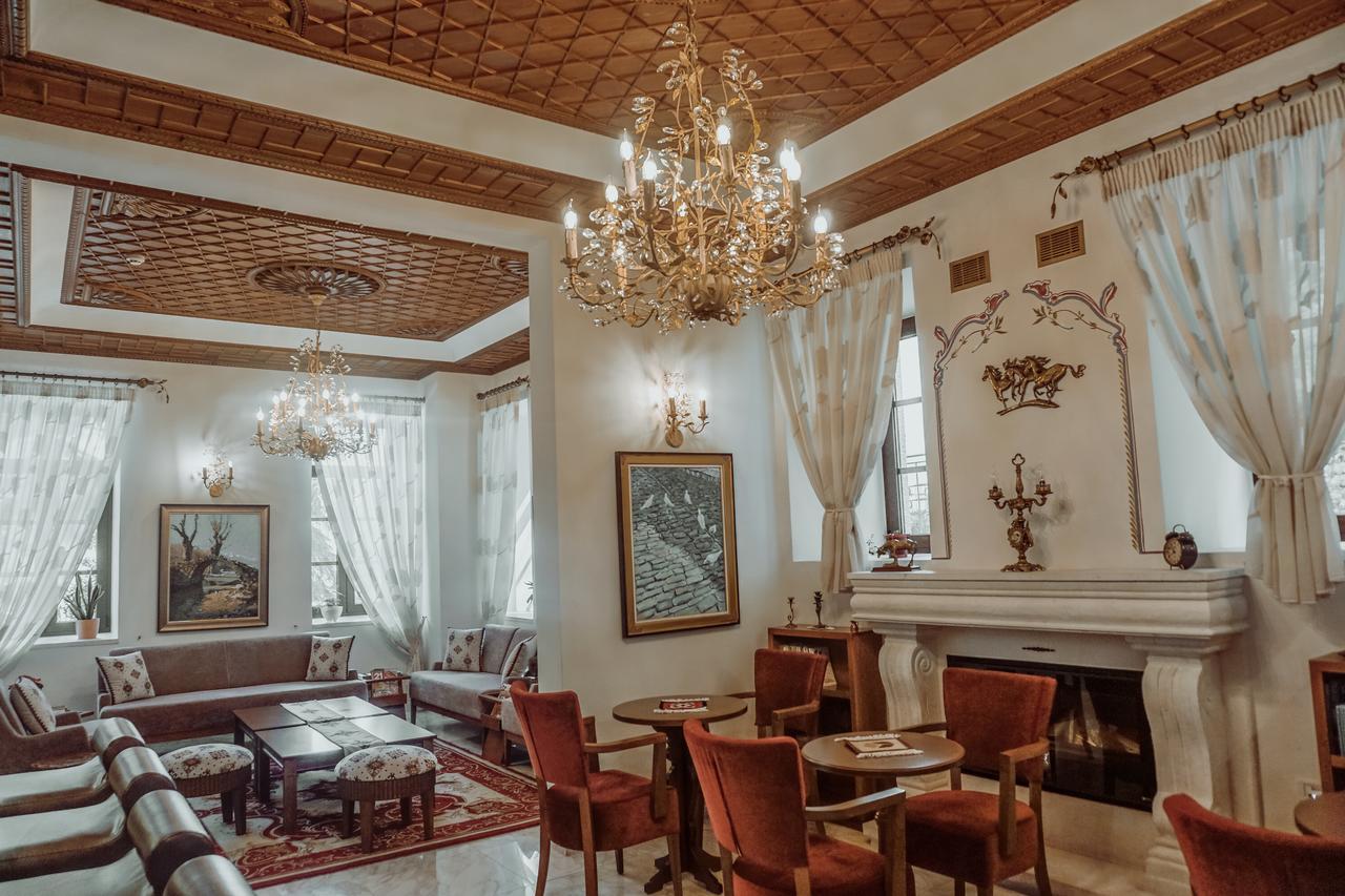Hotel Argjiro Gjirokastër Exteriör bild