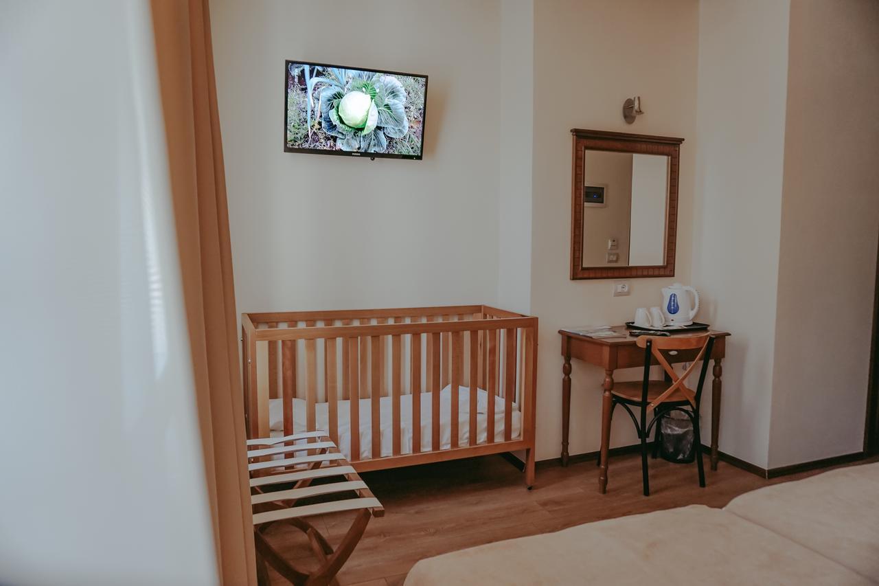 Hotel Argjiro Gjirokastër Exteriör bild