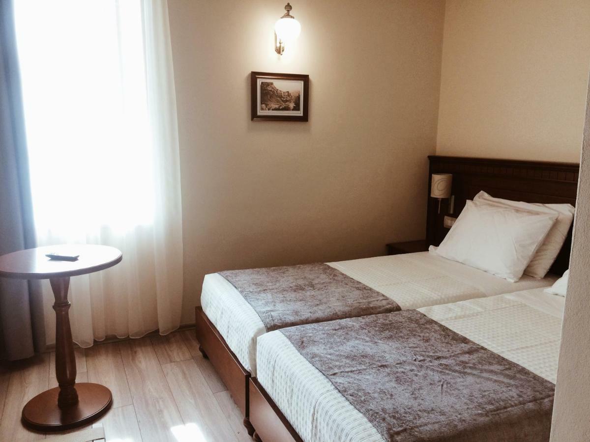 Hotel Argjiro Gjirokastër Exteriör bild