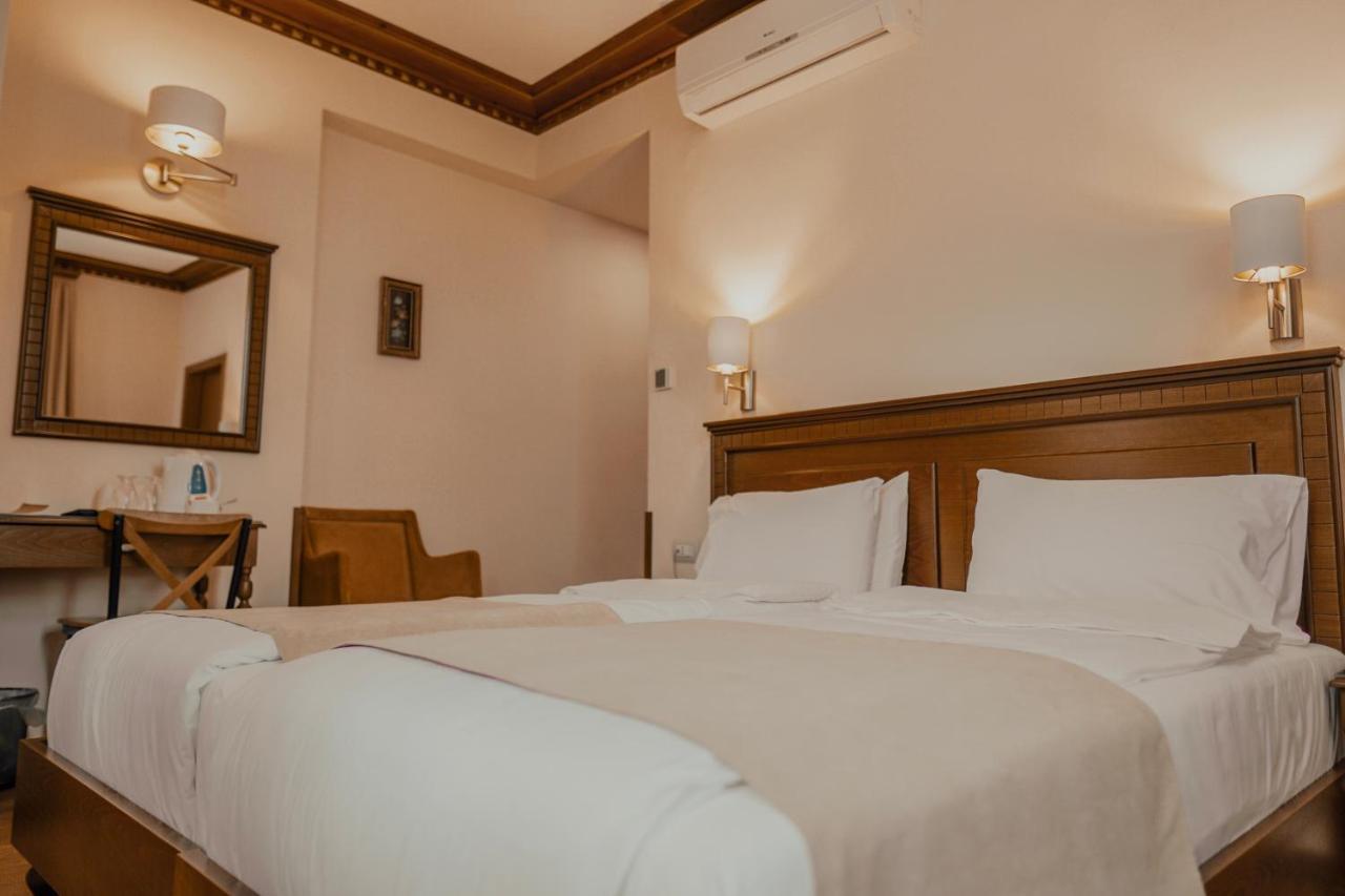 Hotel Argjiro Gjirokastër Exteriör bild